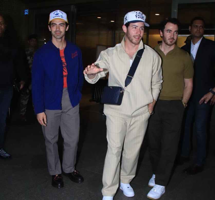 Nick Jonas Reached India With Brothers For Lollapalooza 2024 Without   2603220 2 