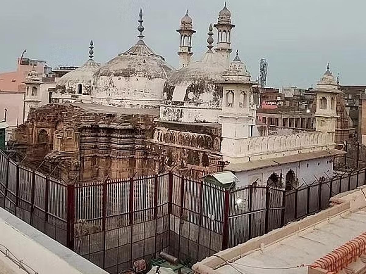 Gyanvapi Mosque: जारी है ज्ञानवापी मस्जिद पर विवाद, मुसलमानों से इन लोगों ने की खास अपील Gyanvapi Mosque: जारी है ज्ञानवापी मस्जिद पर विवाद, मुसलमानों से इन लोगों ने की खास अपील