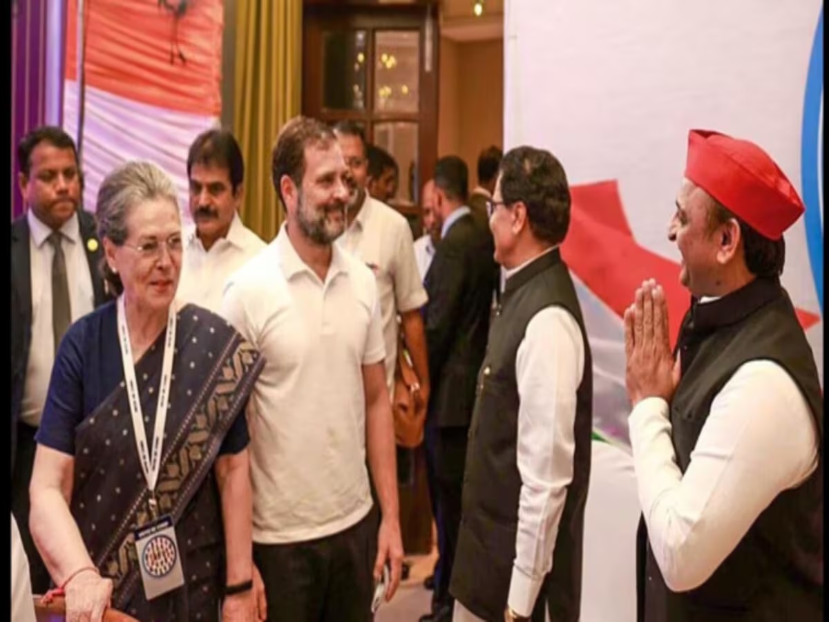 UP: अखिलेश यादव ने किया कांग्रेस से गठबंधन, सपा ने दीं 11 सीटें