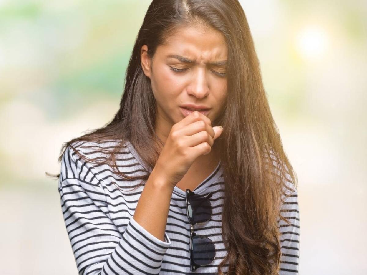 Dry Cough Home Remedies: इन 4 चीजों के सेवन से दूर हो सकती है सुखी खांसी!