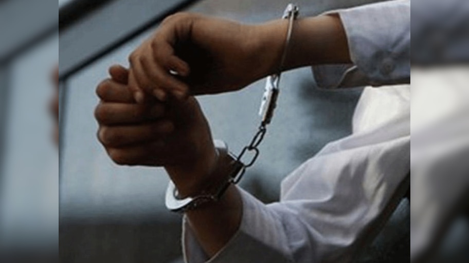  Delhi News: राह चलते लड़कियों को बनाता था शिकार, पुलिस ने नाबालिग को पकड़ा; जानें पूरा मामला  