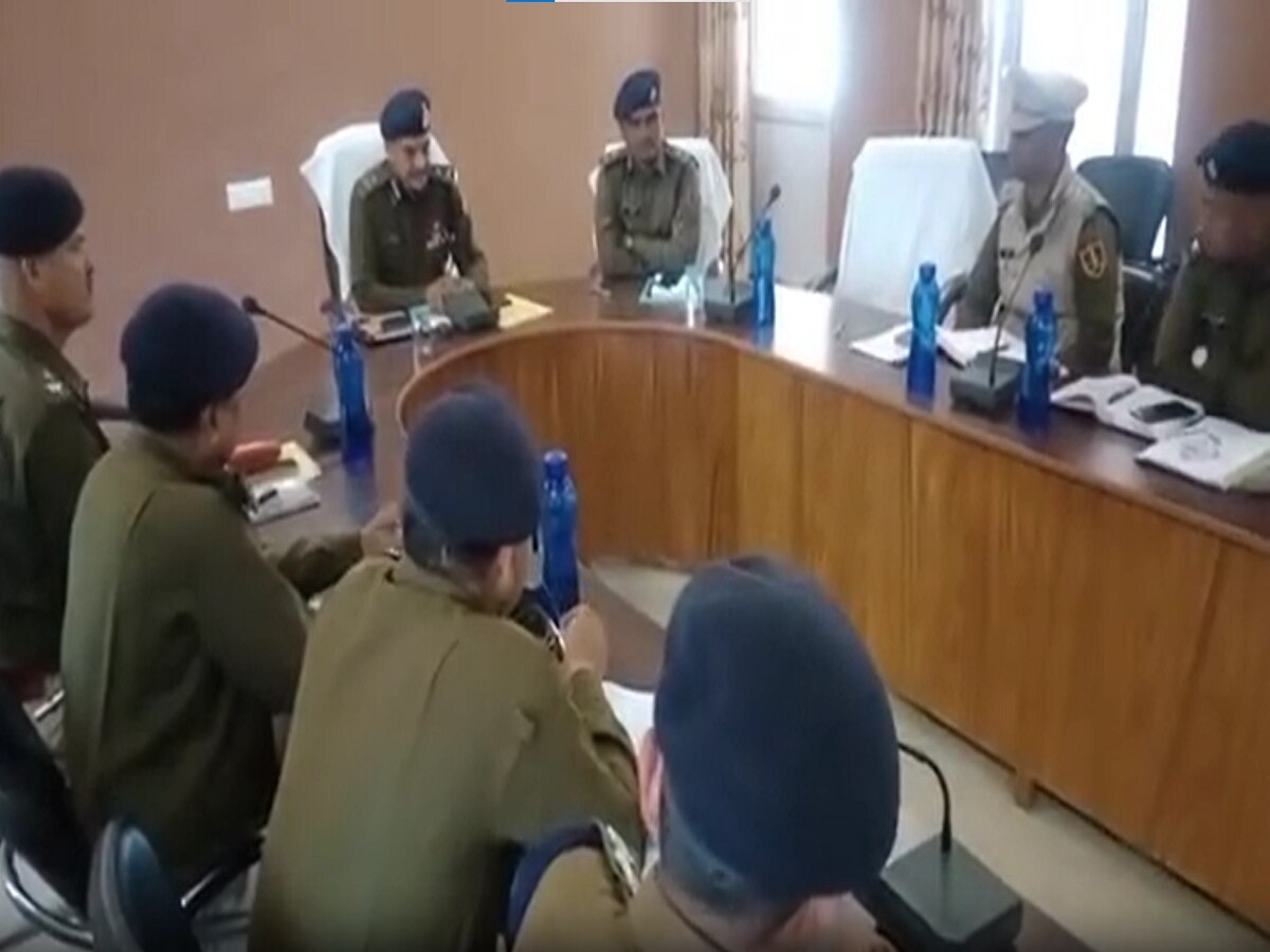 Churu News: IG सत्येन्द्र सिंह ने ली क्राइम मीटिंग, पुलिस अधिकारियों को दिए कई महत्वपूर्ण निर्देश