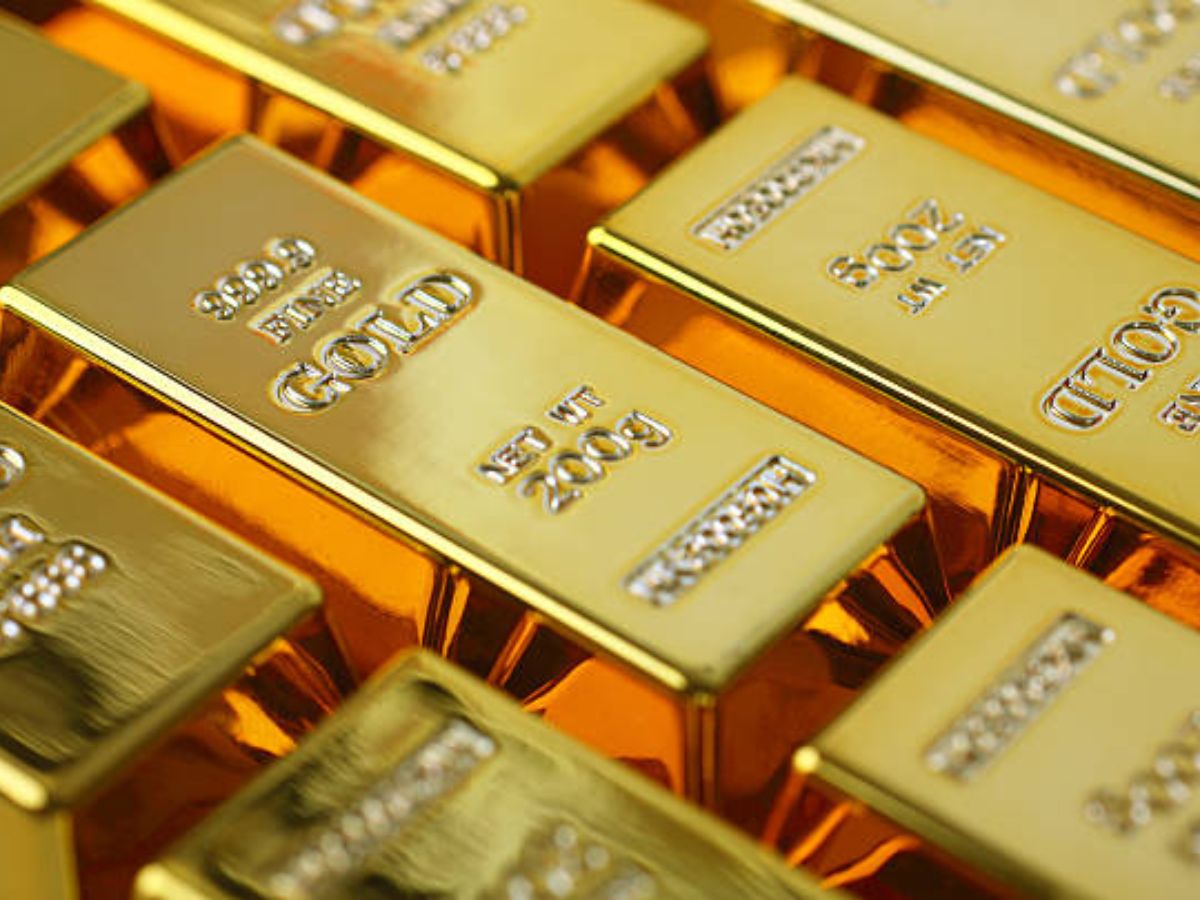 Gold Silver Price: सोने के बढ़े दाम, तो चांदी भी दिखा रही तेवर, आज बाजार में इस रेट पर मिलेगा एक तोला सोना