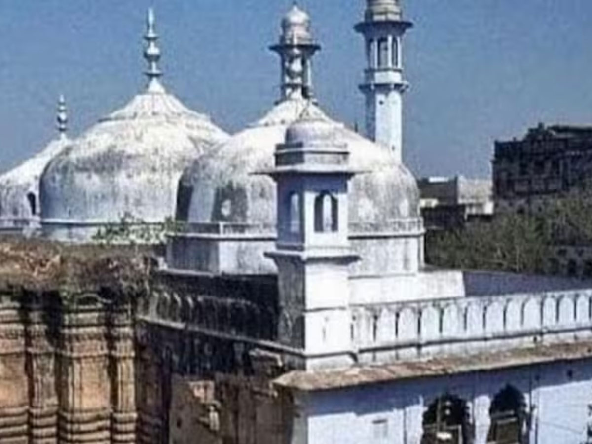 Gyanvapi Masjid: मुस्लिम पक्ष को बड़ा झटका; कोर्ट ने मस्जिद परिसर में पूजा-पाठ करने की दी इजाजत Gyanvapi Masjid: मुस्लिम पक्ष को बड़ा झटका; कोर्ट ने मस्जिद परिसर में पूजा-पाठ करने की दी इजाजत