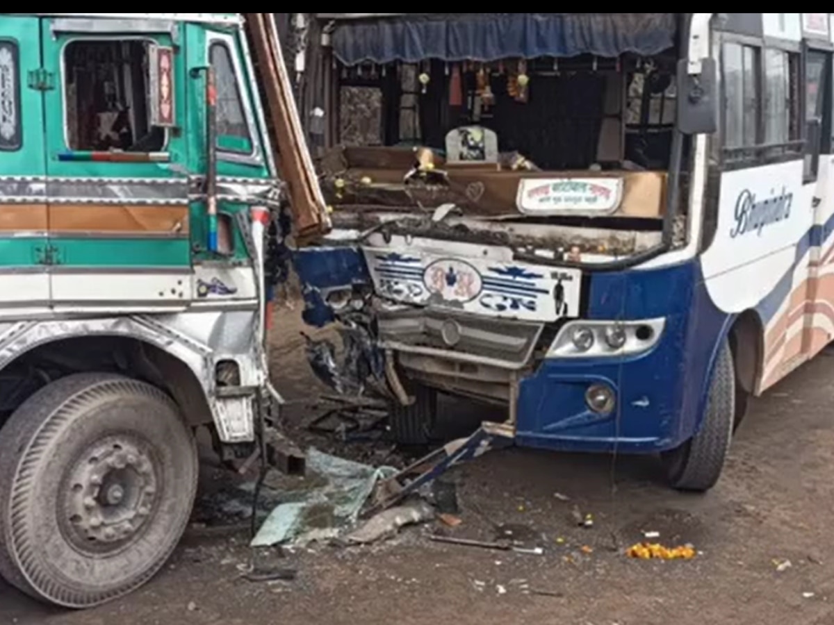 Raod Accident: बद्दी में सड़क हादसा, प्राइवेट बस और ट्रक में हुई जोरदार टक्कर! 15 सवारियों से अधिक घायल