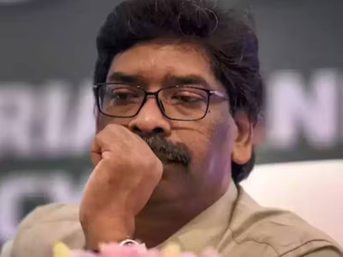 Hemant Soren: झारखंड के सीएम हेमंत सोरेन ने दिया इस्तीफा; चंपई सोरेन बनेंगे नए CM Hemant Soren: झारखंड के सीएम हेमंत सोरेन ने दिया इस्तीफा; चंपई सोरेन बनेंगे नए CM