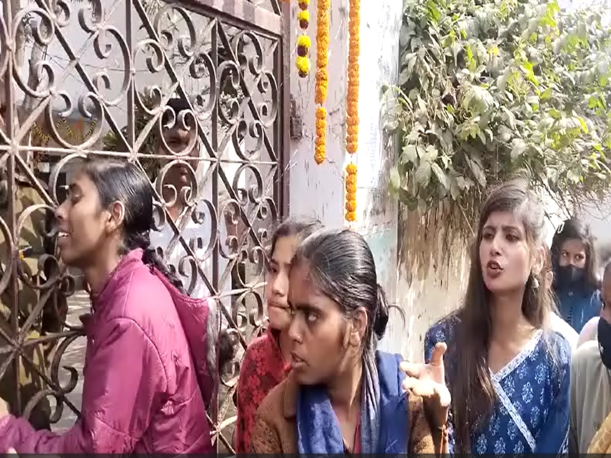 Bihar Board 12th Exam: इंटर की परीक्षा देने जा रहे 10 छात्र सेंटर पर पहुंचे लेट, नहीं मिली एंट्री 
