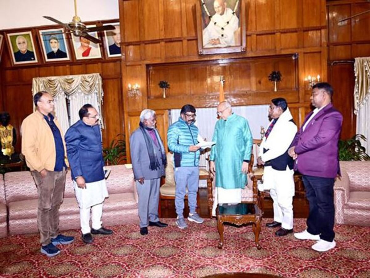 Jharkhand Political Crisis: ରାଷ୍ଟ୍ରପତିଙ୍କ ଶାସନ ନାଁ ଅପରେସନ୍ ଲୋଟସ୍? କ'ଣ ହେବ ସ୍ଥିତି? Jharkhand Political Crisis: ରାଷ୍ଟ୍ରପତିଙ୍କ ଶାସନ ନାଁ ଅପରେସନ୍ ଲୋଟସ୍? କ'ଣ ହେବ ସ୍ଥିତି?