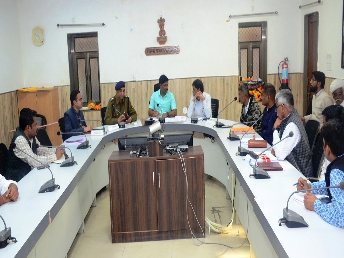 Jalore News: राष्ट्रीय सफाई कर्मचारी आयोग के अध्यक्ष एम. वेंकटेशन ने ली बैठक, दिए आवश्यक निर्देश