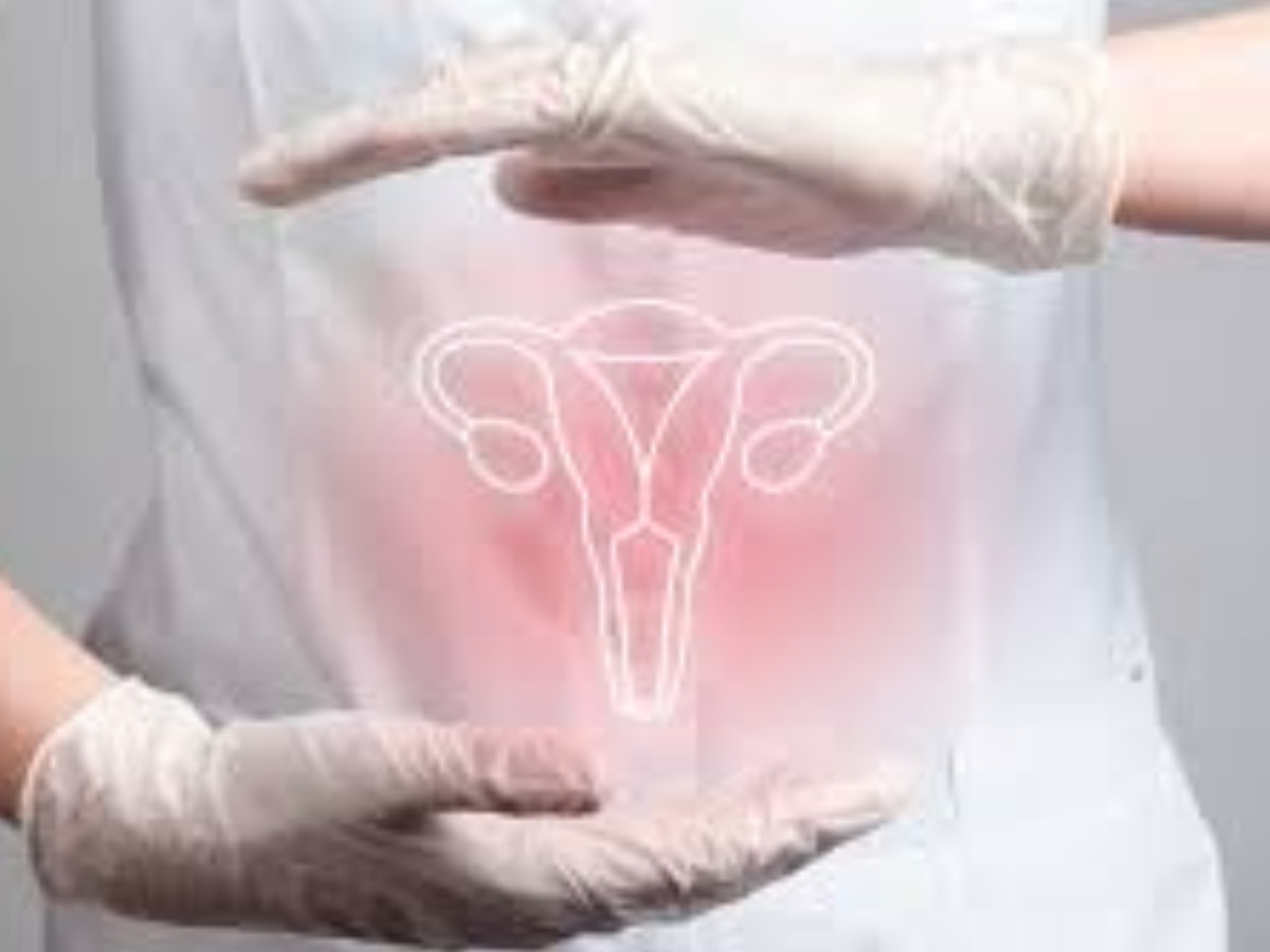 Cervical Cancer: क्या और कैसे होता है सर्वाइकल कैंसर, जानें इसके लक्षण, प्रकार और बचाव 