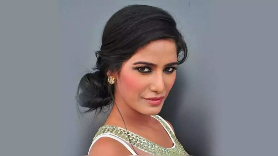 Poonam Pandey:ନିଜର ମୃତ୍ୟୁକୁ ନେଇ ଗୁଜବ କରିଥିବା ପୁନମ୍ କେତେ କୋଟିର ମାଲିକାଣୀ ?