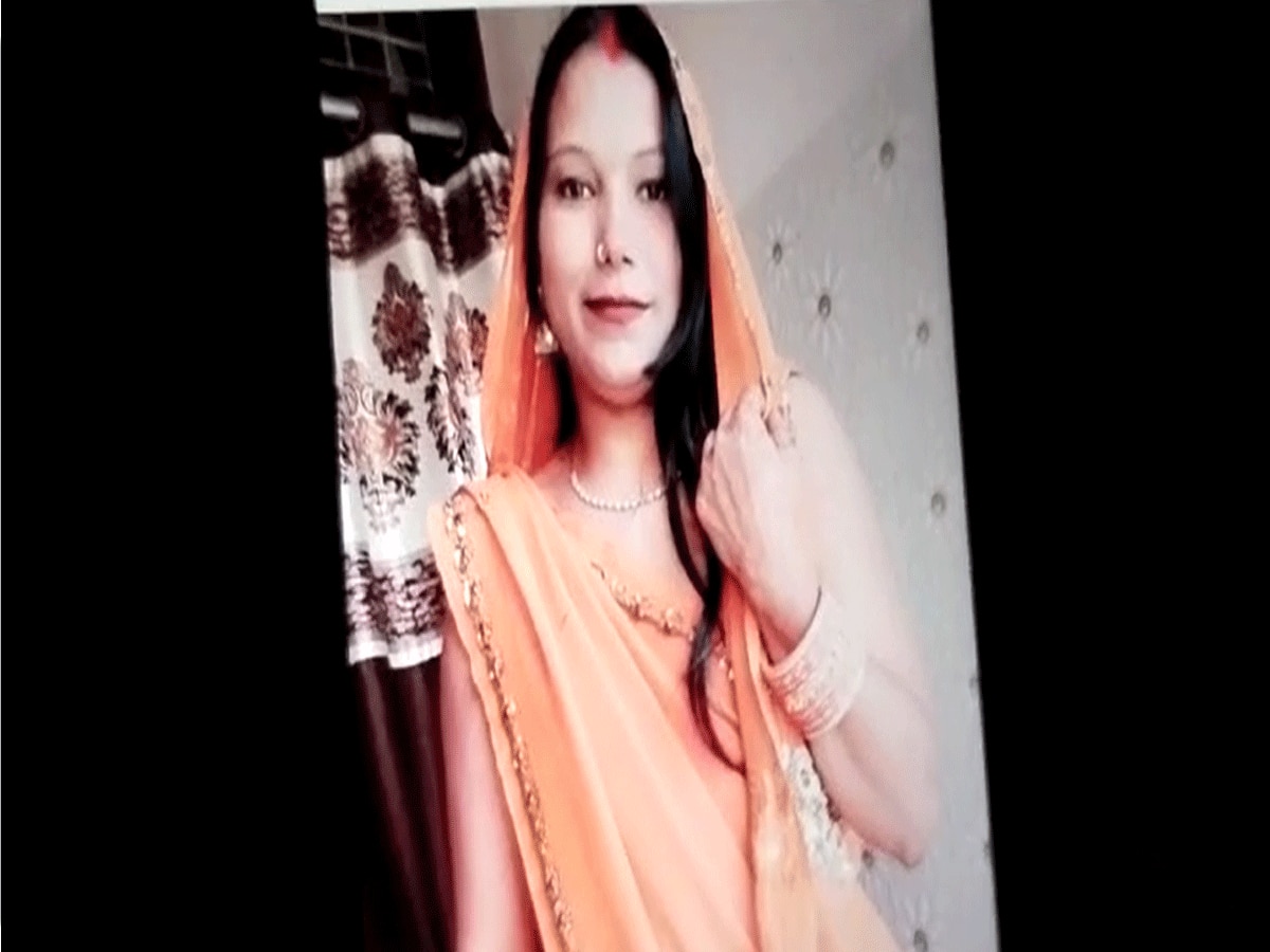 Delhi Crime: महिला की चाकुओं से गोद कर हत्या, घर पहुंचे बच्चे ने मां का शव पाया खून से लथपथ