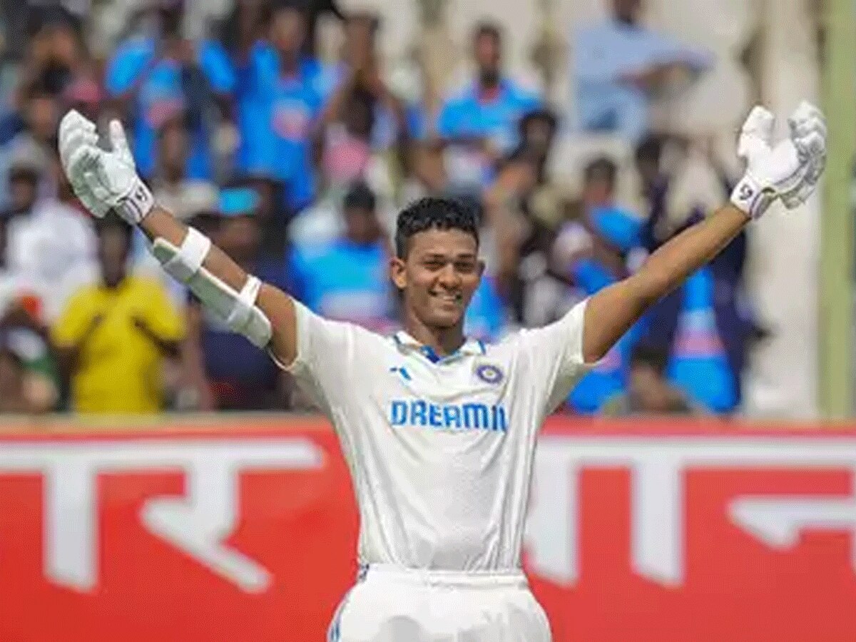 IND vs ENG: यशस्वी जायसवाल ने टेस्ट क्रिकेट में रचा इतिहास, सुनील गावस्कर के बाद बने तीसरे भारतीय बल्लेबाज
