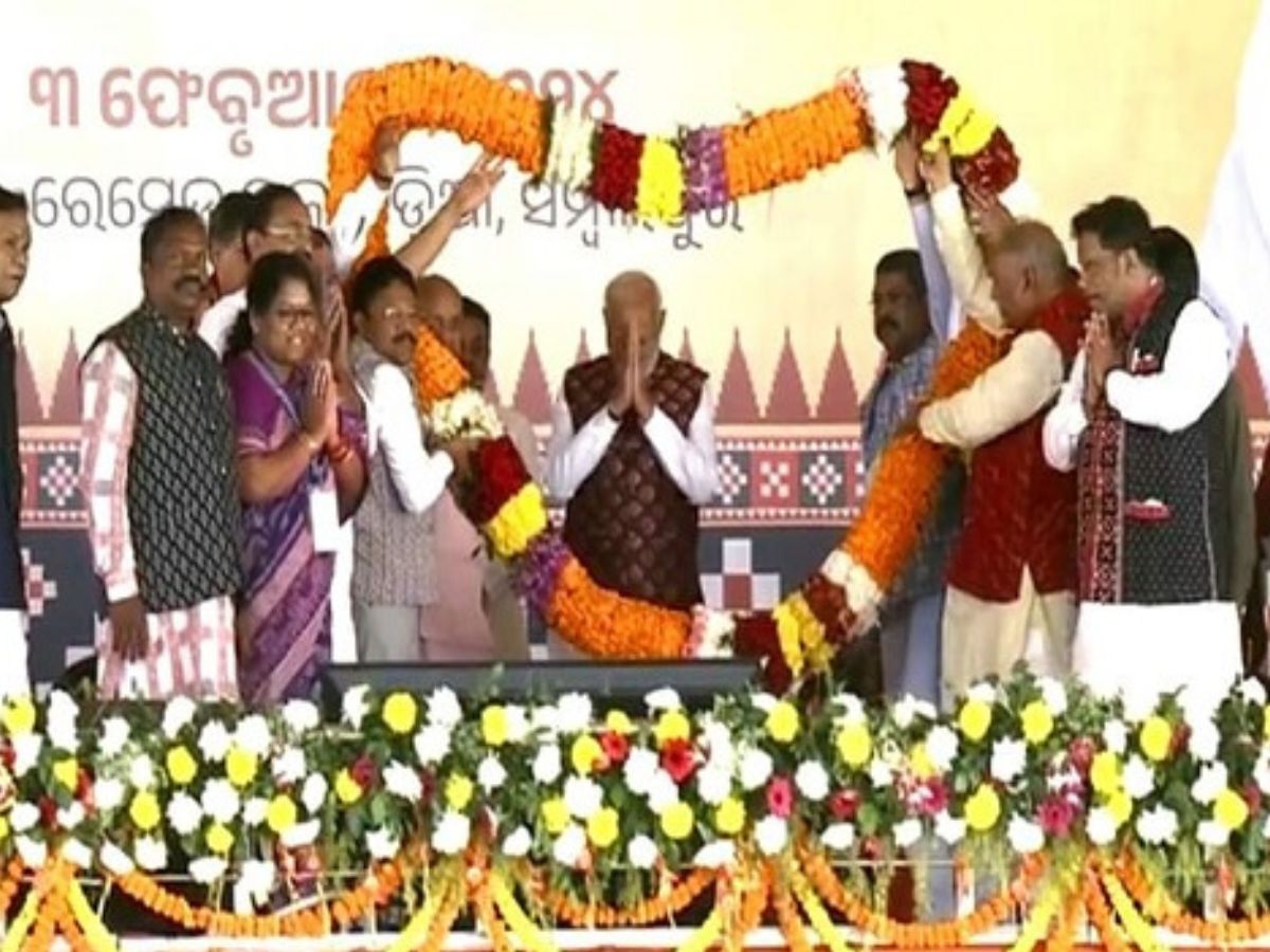 ସମ୍ୱଲପୁରରେ ରାଷ୍ଟ୍ରପତିଙ୍କ କଥା କହିଲେ ପ୍ରଧାନମନ୍ତ୍ରୀ ସମ୍ୱଲପୁରରେ ରାଷ୍ଟ୍ରପତିଙ୍କ କଥା କହିଲେ ପ୍ରଧାନମନ୍ତ୍ରୀ