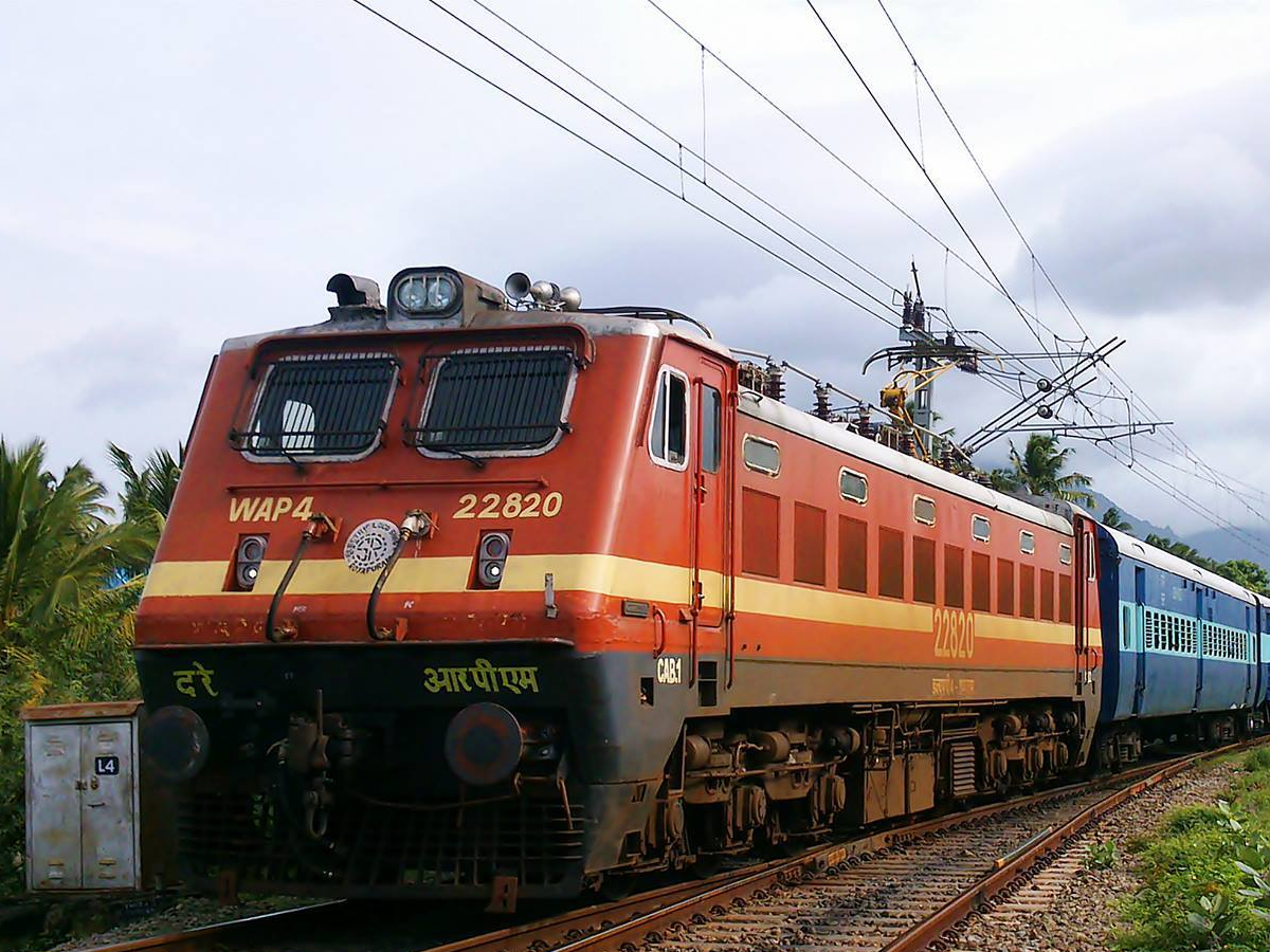 Indian Railway: ଜାଣିଛନ୍ତି କି ୧୦୦ ଟଙ୍କା ରୋଜଗାର କଲେ କେତେ ଟଙ୍କା ଖର୍ଚ୍ଚ କରିଥାଏ ରେଳବାଇ Indian Railway: ଜାଣିଛନ୍ତି କି ୧୦୦ ଟଙ୍କା ରୋଜଗାର କଲେ କେତେ ଟଙ୍କା ଖର୍ଚ୍ଚ କରିଥାଏ ରେଳବାଇ