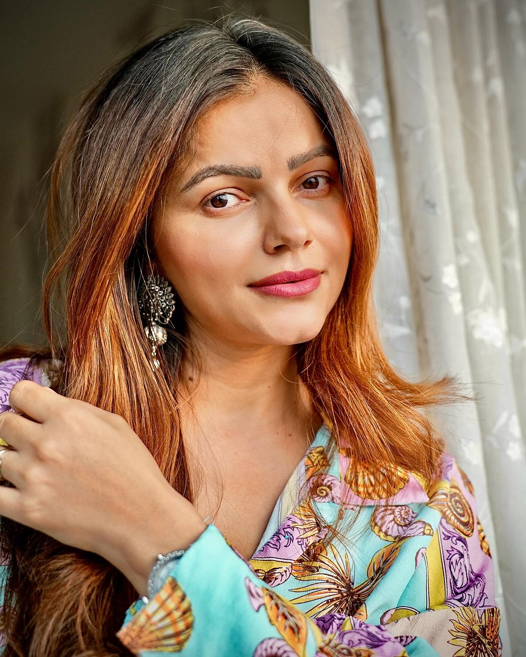 9 मिलियन से ज्यादा लोग करते हैं फॉलो