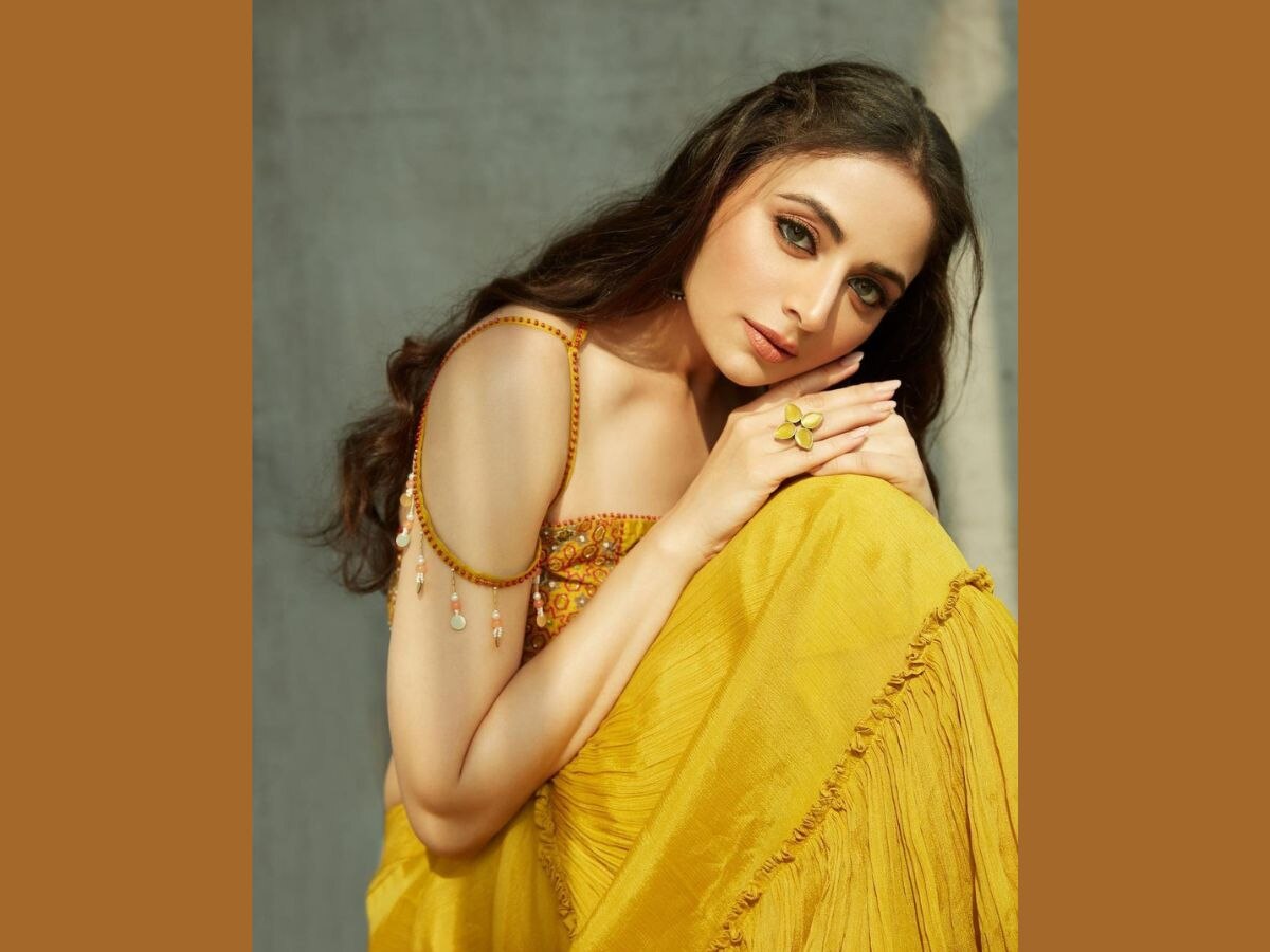 2618874 zoya afroz 7