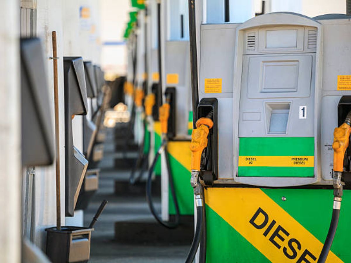 Petrol-Diesel Price: तेल कंपनियों ने जारी किए डीजल-पेट्रोल के रेट, जानिए आज 6 फरवरी को क्या है भाव