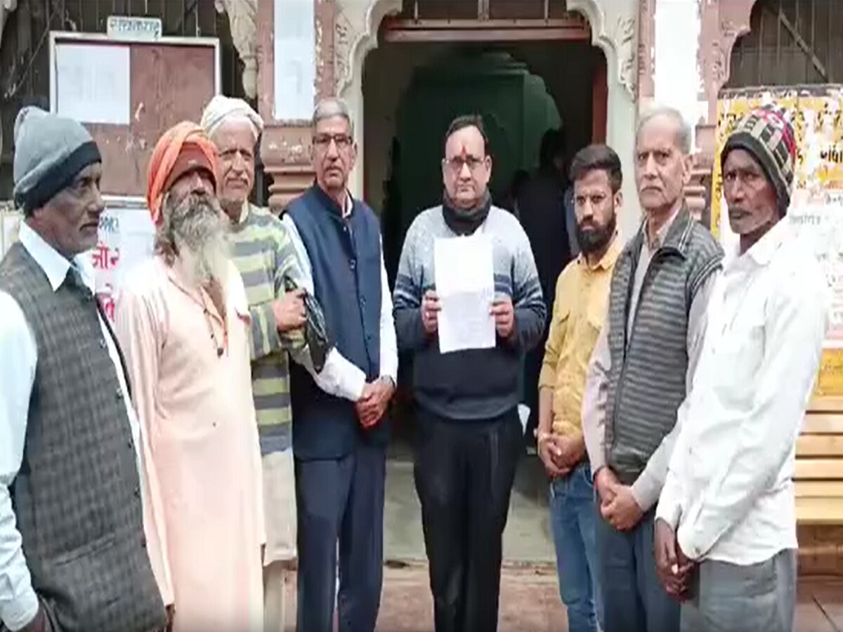 Dholpur News: होद तालाब का पानी लोगों के लिए बना मुसीबत, सांस लेना भी हुआ मुश्किल