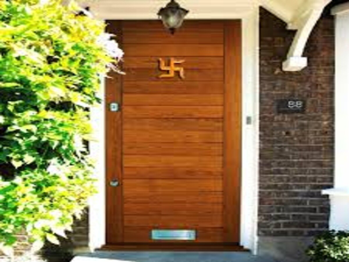 copper swastik vastu to place on main door to get success luck and