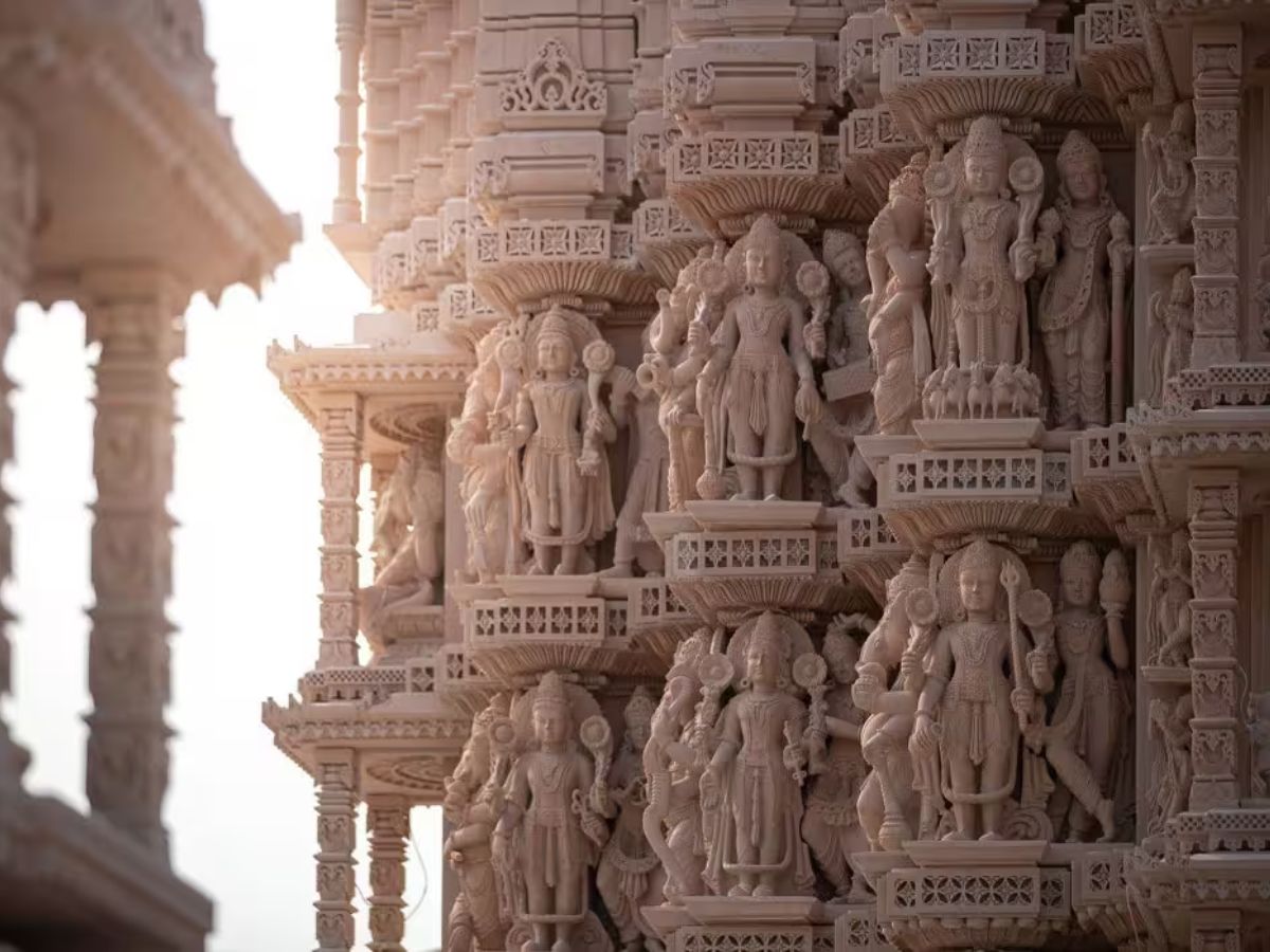 UAE में मंदिर बनने के लिए 27 साल चला है संघर्ष, जानें इस मिशन की हर कहानी