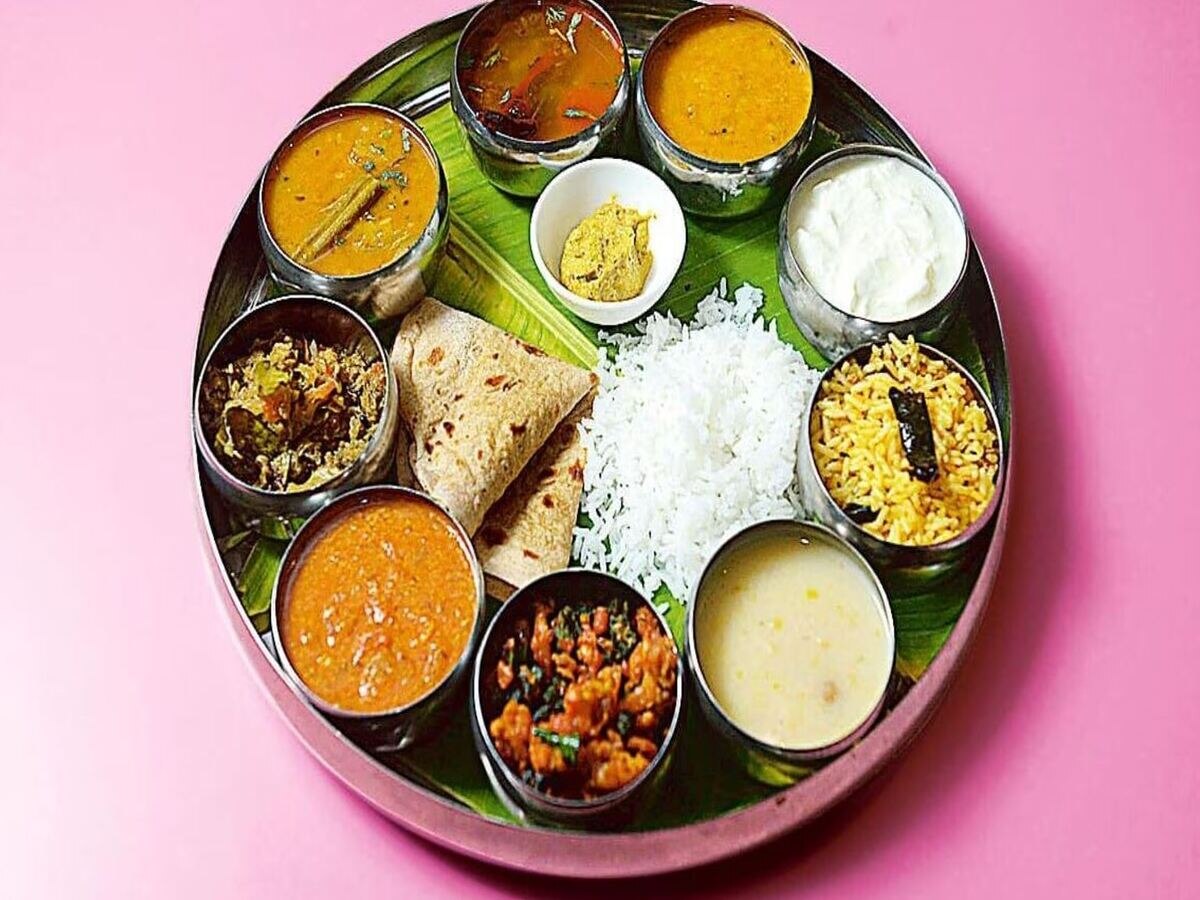 Thali Price India: ଶସ୍ତା ହୋଇଗଲା ନିରାମିଶ-ଆମିଶ ଥାଳି; ଖାଦ୍ୟ ସାମଗ୍ରୀ ପାଇଁ ବର୍ତ୍ତମାନ ଖର୍ଚ୍ଚ ହେବ କମ୍ ଟଙ୍କା 