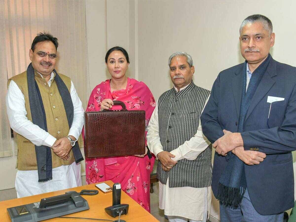 Rajasthan Budget: लड़की पैदा होने पर एक लाख, जीरो ब्‍याज पर लोन, यहां जान‍िए राजस्‍थान सरकार की बड़ी घोषणाएं