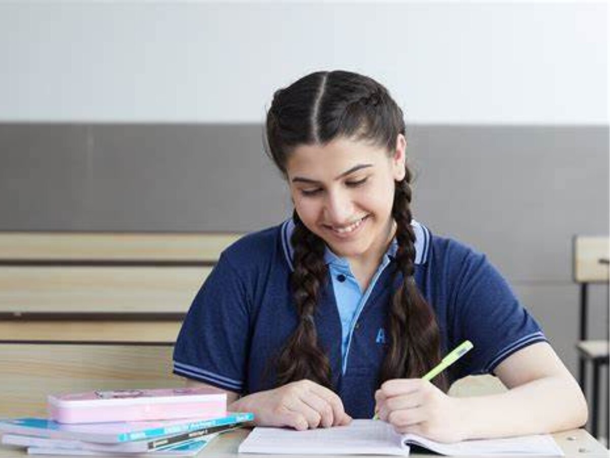 know the complete strategy to prepare for NEET UG along with class 12th ...