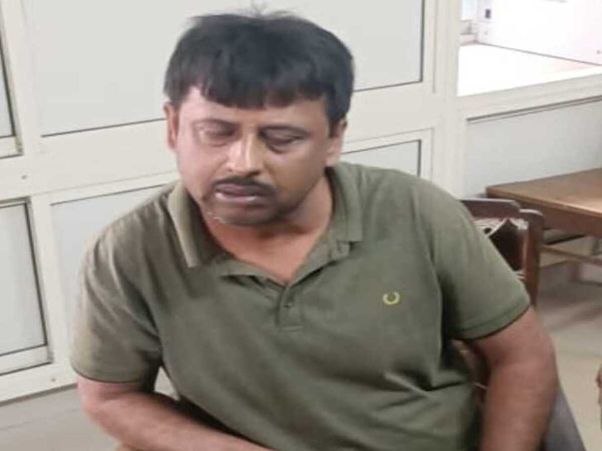 Berhampur Vigilance Raid: ଭିଜିଲାନ୍ସ ଜାଲରେ ଡାଟା ଏଣ୍ଟ୍ରି ଅପରେଟର Berhampur Vigilance Raid: ଭିଜିଲାନ୍ସ ଜାଲରେ ଡାଟା ଏଣ୍ଟ୍ରି ଅପରେଟର