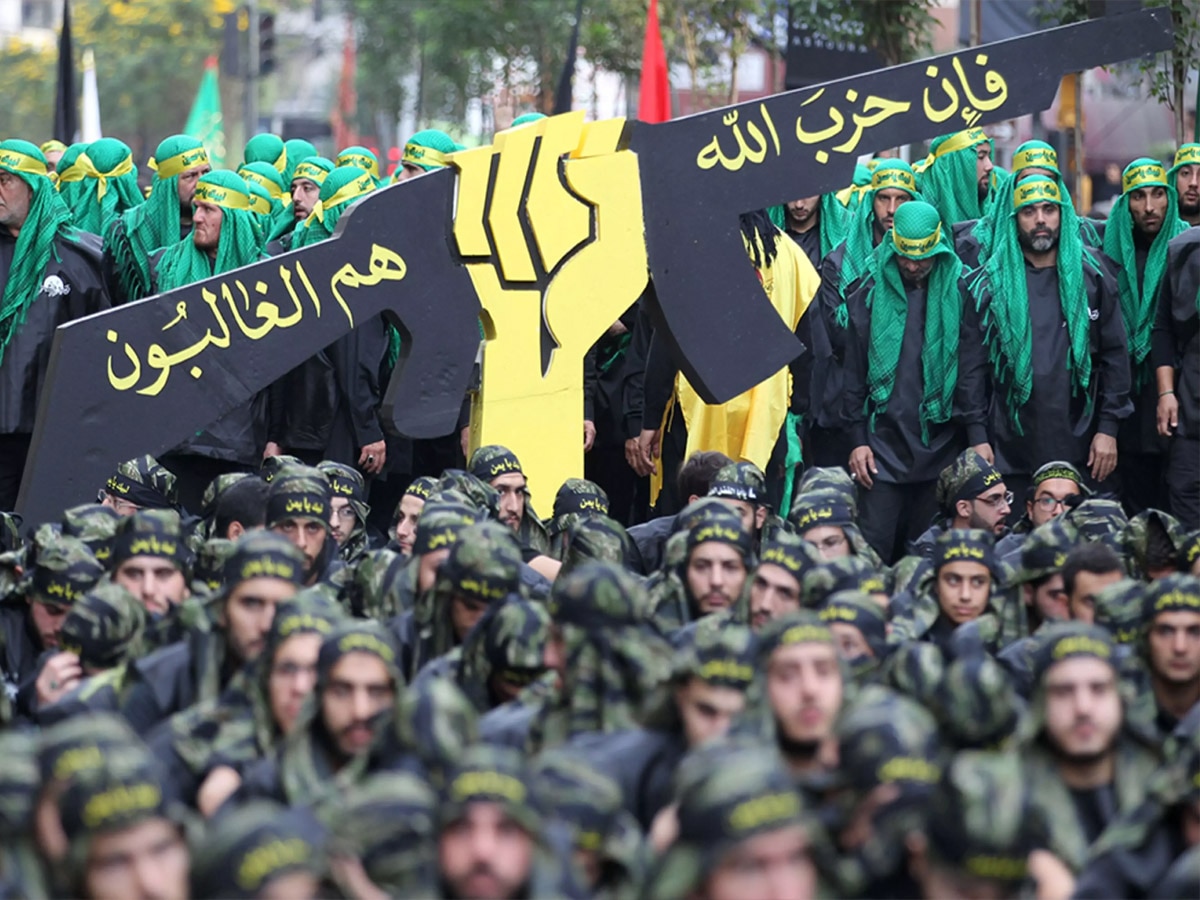 Hezbollah Attack Israel: हिजबुल्लाह ने इजराइल पर दागे 30 मिसाइल, इस हमले का लिया बदला