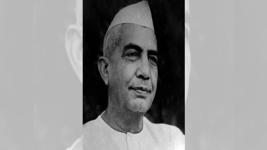 Bharatratna charan singh:ଚରଣ ସିଂଙ୍କ ଗୋଟିଏ ନିଷ୍ପତି ରାତାରାତି ଚାଷୀଙ୍କୁ କରିଦେଇଥିଲା ମାଲିକ