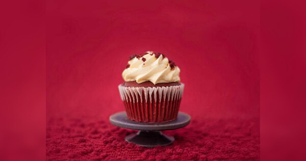 Valentine Day 2024: इस वैलेंटाइन डे 'रेड वेल्वेट कपकेक्स' से करें अपने पार्टनर को सरप्राइज, ट्राई करें ये रेसिपी
