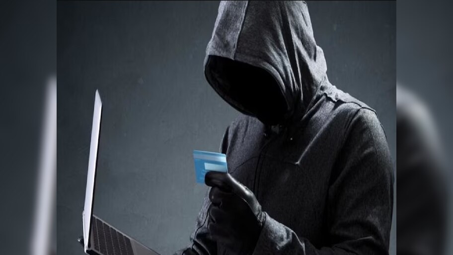 Online Scam:ବ୍ୟାଙ୍କ ଖାତା ଖାଲି କରୁଛନ୍ତି ଏହି ୫ ଆପ୍,ଫୋନରୁ ତୁରନ୍ତ କରନ୍ତୁ ଡିଲିଟ୍