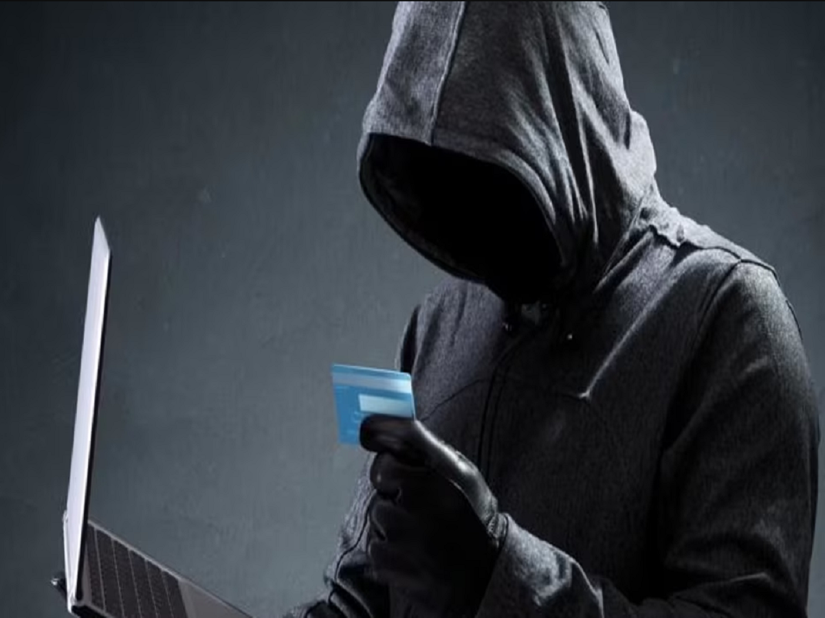 Online Scam:ବ୍ୟାଙ୍କ ଖାତା ଖାଲି କରୁଛନ୍ତି ଏହି ୫ ଆପ୍,ଫୋନରୁ ତୁରନ୍ତ କରନ୍ତୁ ଡିଲିଟ୍ Online Scam:ବ୍ୟାଙ୍କ ଖାତା ଖାଲି କରୁଛନ୍ତି ଏହି ୫ ଆପ୍,ଫୋନରୁ ତୁରନ୍ତ କରନ୍ତୁ ଡିଲିଟ୍