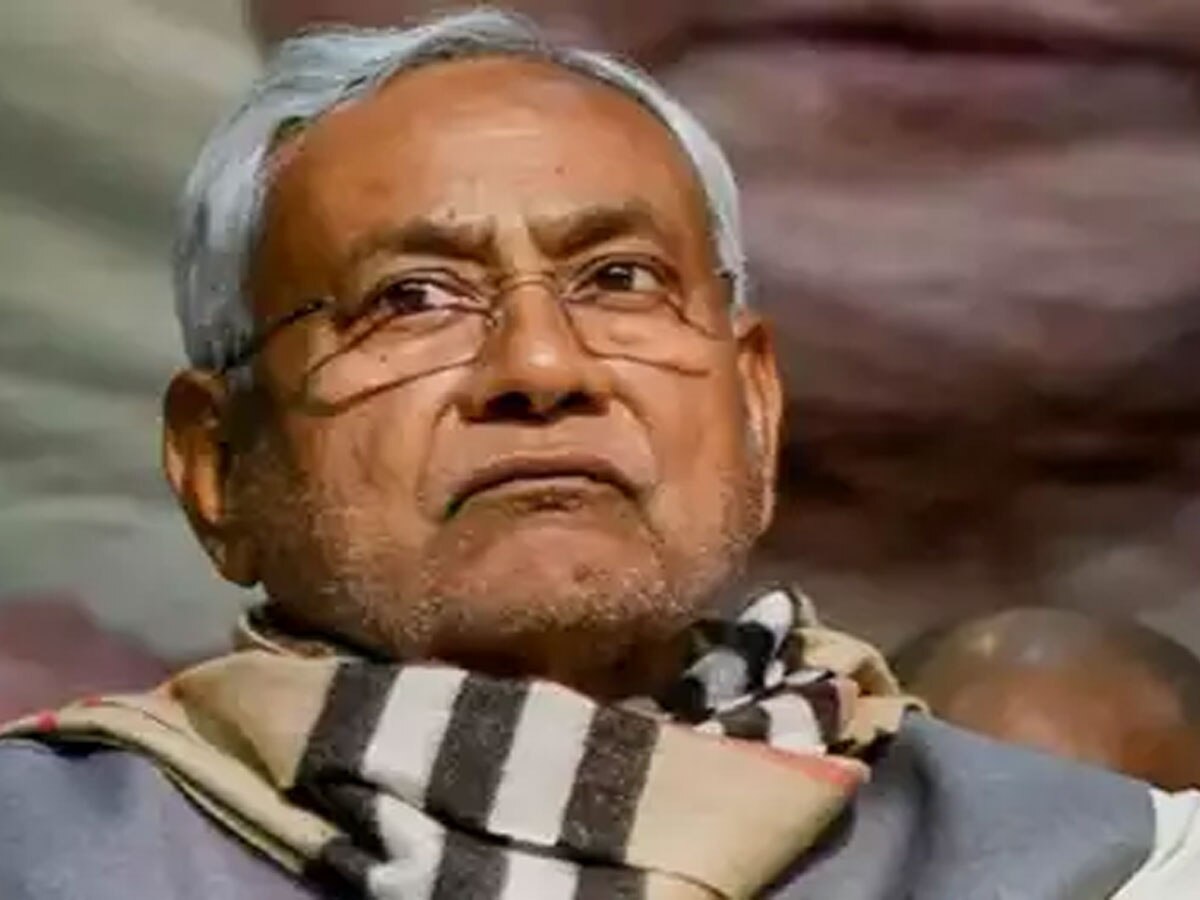 Bihar News: फ्लोर टेस्ट से पहले गरमाई बिहार की सियासत; ऐसे गिर सकती है NDA-JDU की  सरकार