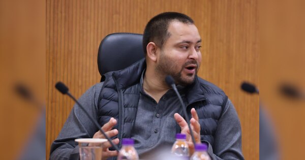 बिहार में फ्लोर टेस्ट से पहले सरगर्मियां, तेजस्वी के आवास पर रोके गए RJD विधायक