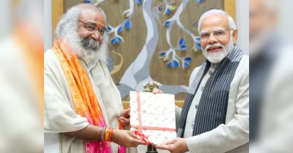 पीएम मोदी को दैवीय शक्ति का प्रतीक बताने वाले आचार्य प्रमोद कृष्णम को कांग्रेस ने निकाला, जानें क्यों?