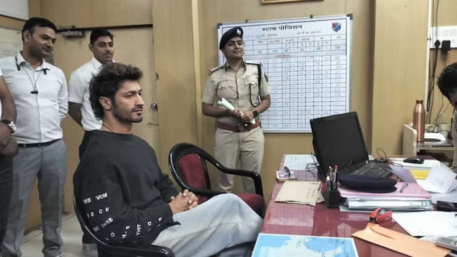 Vidyut Jammwal:'କ୍ରାକ୍' ରିଲିଜ୍ ପୂର୍ବରୁ କାହିଁକି ଥାନାକୁ ଟଣା ହେଲେ ବିଦ୍ୟୁତ ଜମୱାଲ୍?