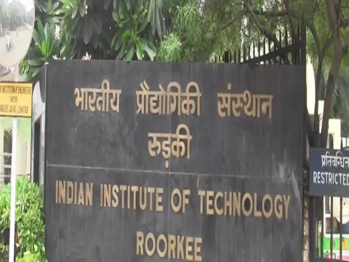 Roorkee News: IIT में इंजीनियर छात्रा की 4-5 दिन पुरानी सड़ी गली लाश मिली, सवालों के कठघरे में आईआईटी प्रशासन