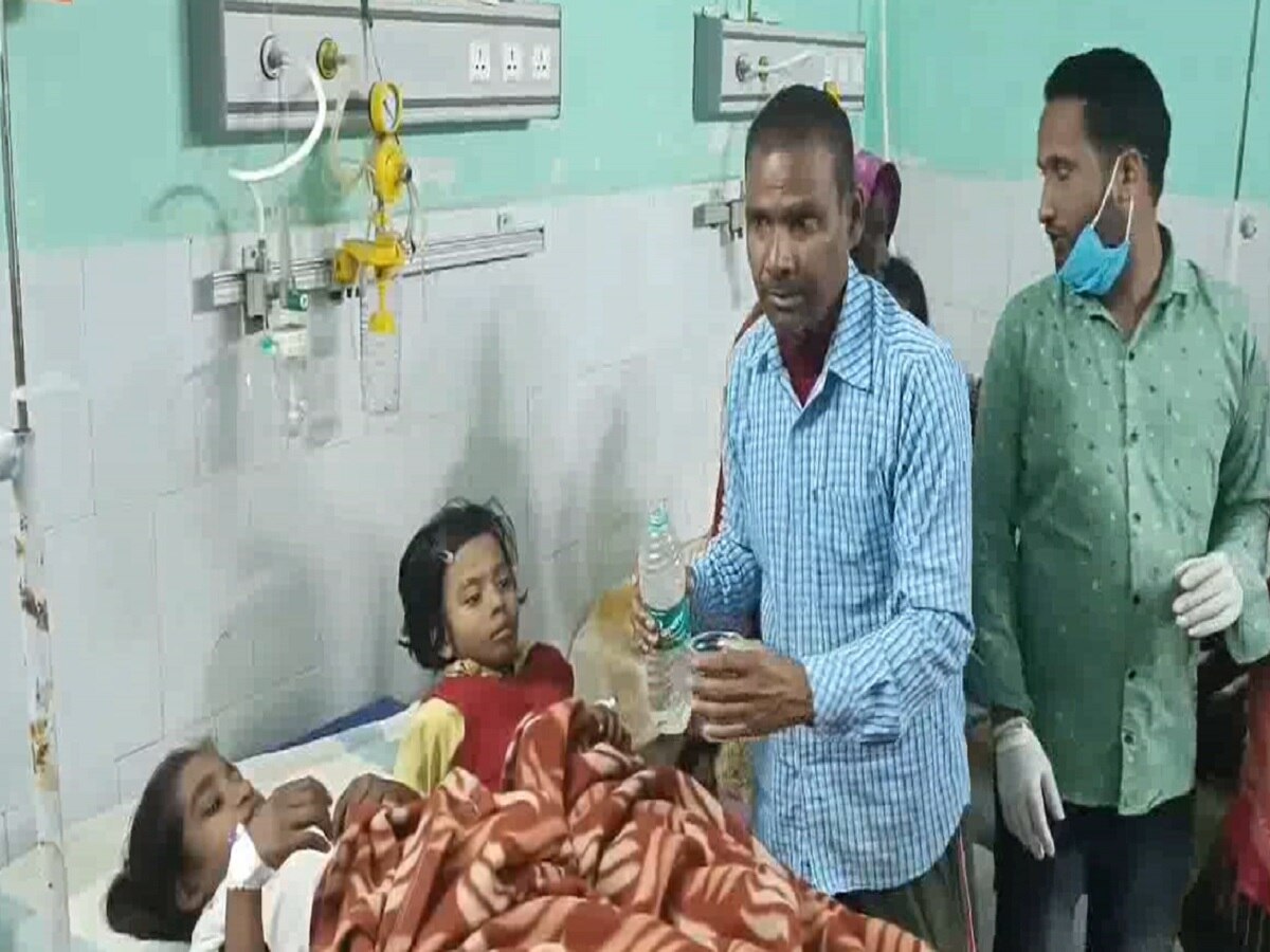Bhagalpur News: नवगछिया में बिगड़ी बच्चों की तबियत, करीब दो दर्जन बच्चे फाइलेरिया व कृमि की दवाई खाने से बीमार