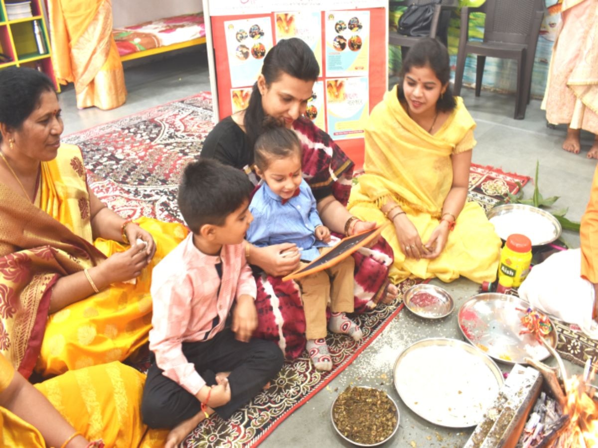 Basant Panchami 2024: छोटे बच्चों के लिए बहुत खास है बसंत पंचमी, ऐसे करें विद्यारंभ संस्कार