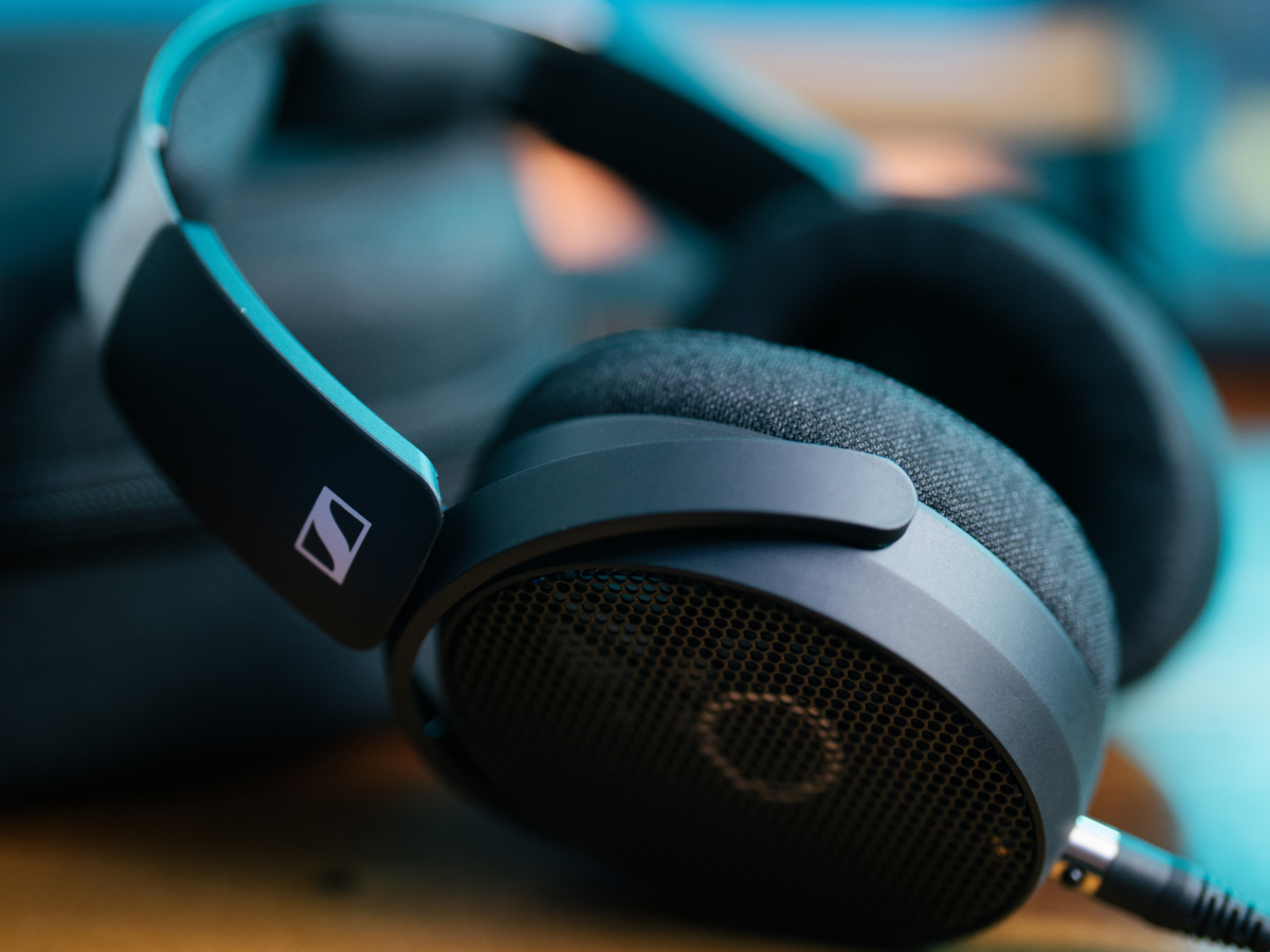 म्यूजिक लवर्स के लिए नॉइज कैंसिलेशन फीचर वाले 4 हेडफोन्स म्यूजिक लवर्स के लिए नॉइज कैंसिलेशन फीचर वाले 4 हेडफोन्स