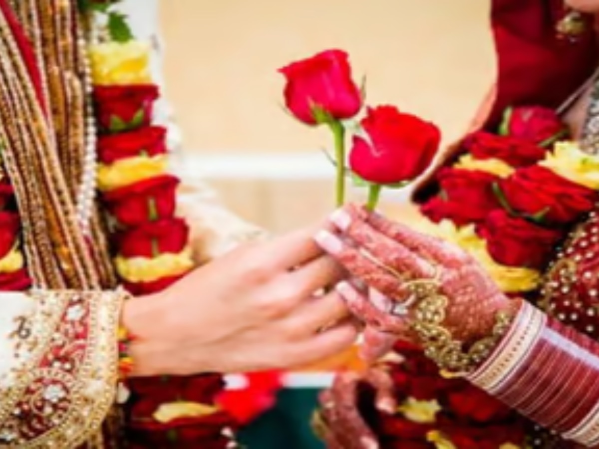 Vivah Yog 2024: कुंडली में विवाह योग होने पर भी नहीं हो रही आपकी शादी? करें ये उपाय