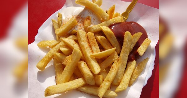 घर पर मिनटों में ऐसे बनाएं क्रिस्पी-करारे फ्रेंच फ्राइज, देखते हुए मुंह में आएगा पानी