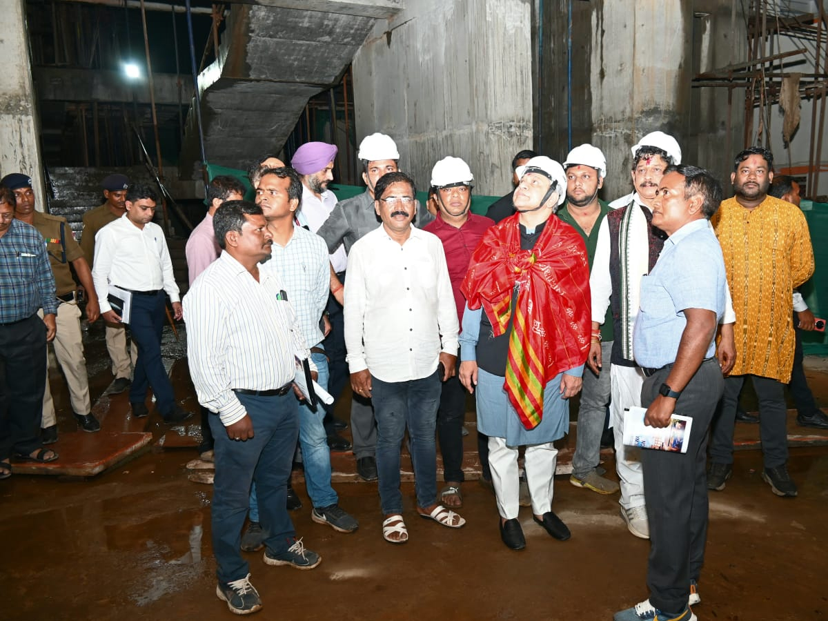 Puri Railway Station: ପୁରୀ ରେଳଷ୍ଟେସନର ଉନ୍ନତି କରଣ କାର୍ଯ୍ୟର ଅଗ୍ରଗତି ଉପରେ ସମୀକ୍ଷା କଲେ ରେଳମନ୍ତ୍ରୀ Puri Railway Station: ପୁରୀ ରେଳଷ୍ଟେସନର ଉନ୍ନତି କରଣ କାର୍ଯ୍ୟର ଅଗ୍ରଗତି ଉପରେ ସମୀକ୍ଷା କଲେ ରେଳମନ୍ତ୍ରୀ