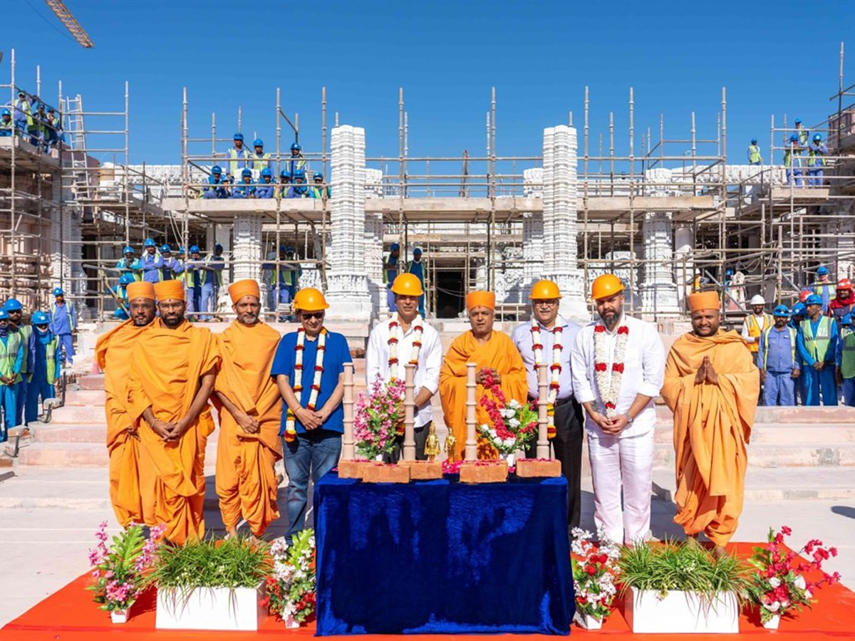 ଲୋକାର୍ପିତ ହେଲା ଦୁବାଇରେ ପ୍ରଥମ ହିନ୍ଦୁ ମନ୍ଦିର, ଯୋଗଦେଲେ ଏହି ସବୁ ଅଭିନେତା ଲୋକାର୍ପିତ ହେଲା ଦୁବାଇରେ ପ୍ରଥମ ହିନ୍ଦୁ ମନ୍ଦିର, ଯୋଗଦେଲେ ଏହି ସବୁ ଅଭିନେତା