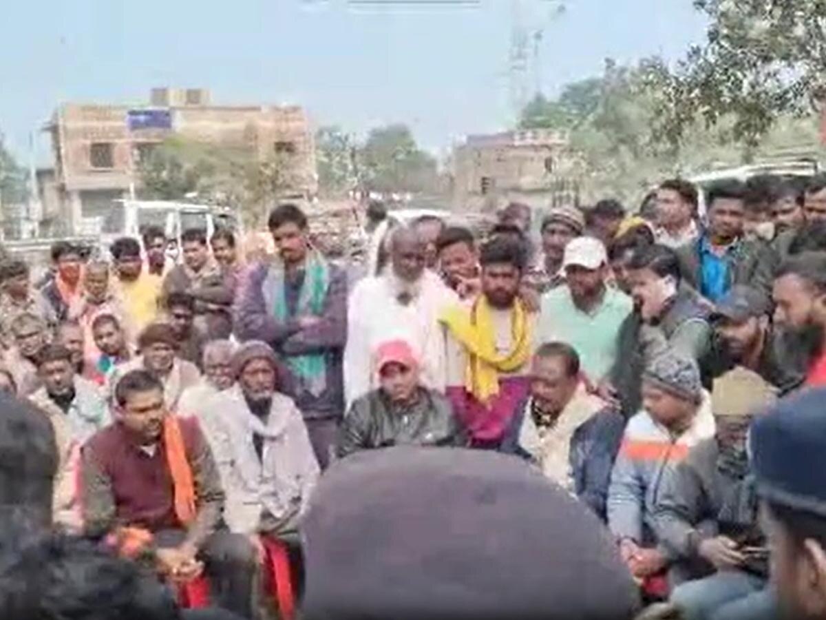 Bihar News: सरस्वती प्रतिमा ले जाने के दौरान हुई हिंसा; तीन लोग संगीन जख्मी