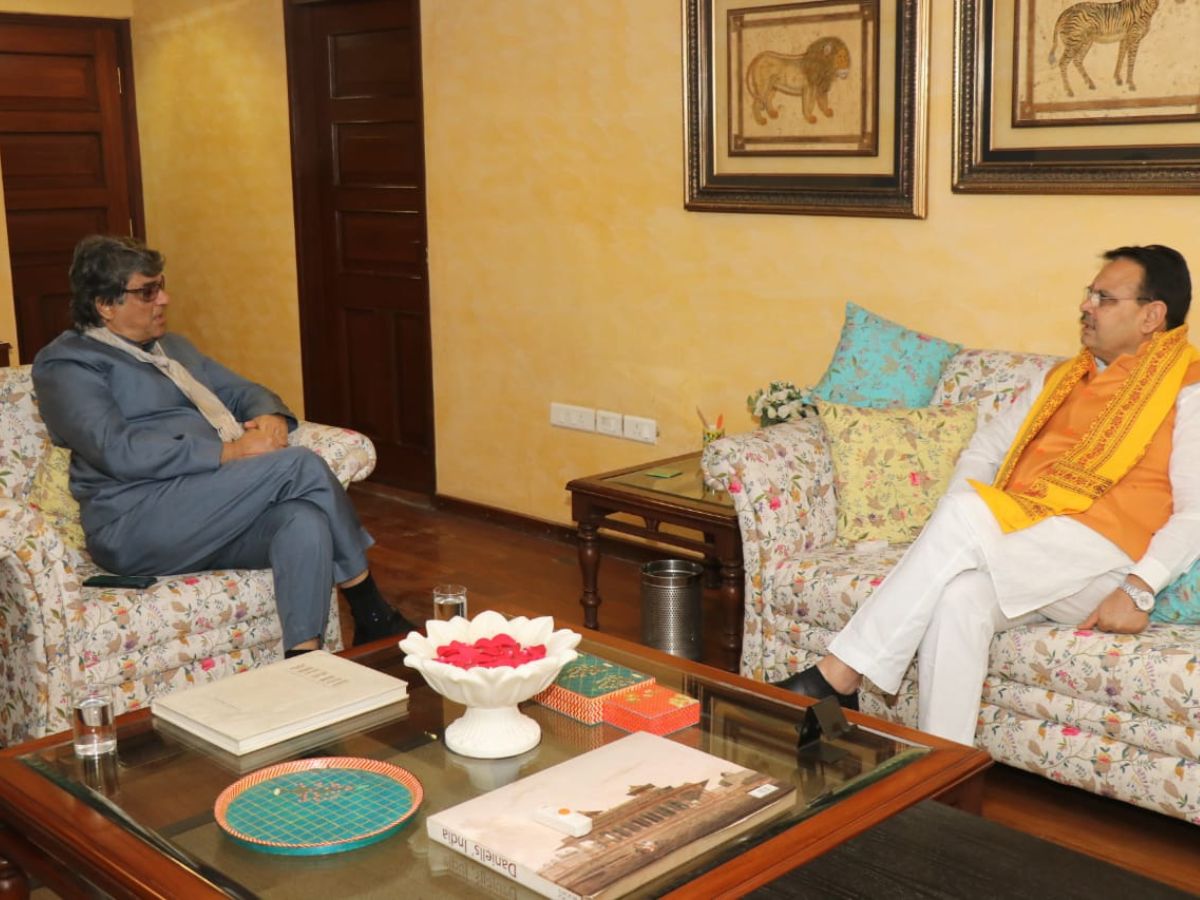 मुकेश खन्ना और सीएम भजनलाल