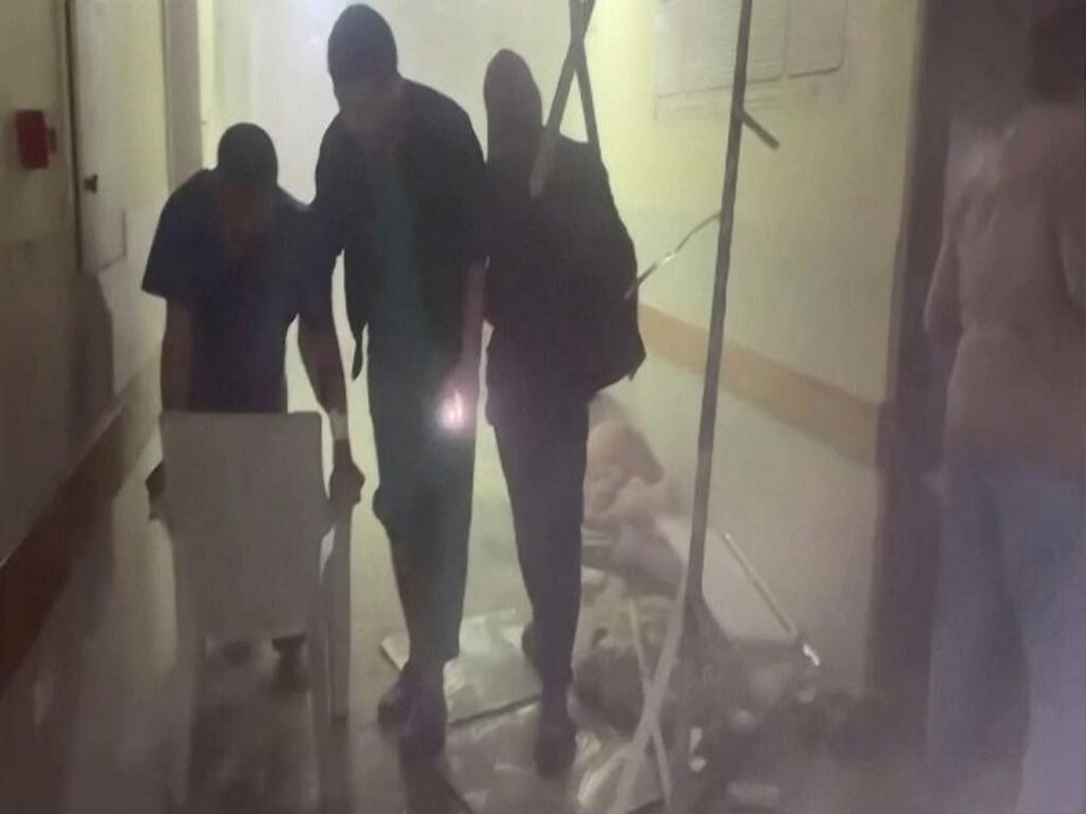 Gaza News: इजराइली आर्मी की अस्पताल में रेड, कैंपस में मरने की कगार पर पेशेंट्स