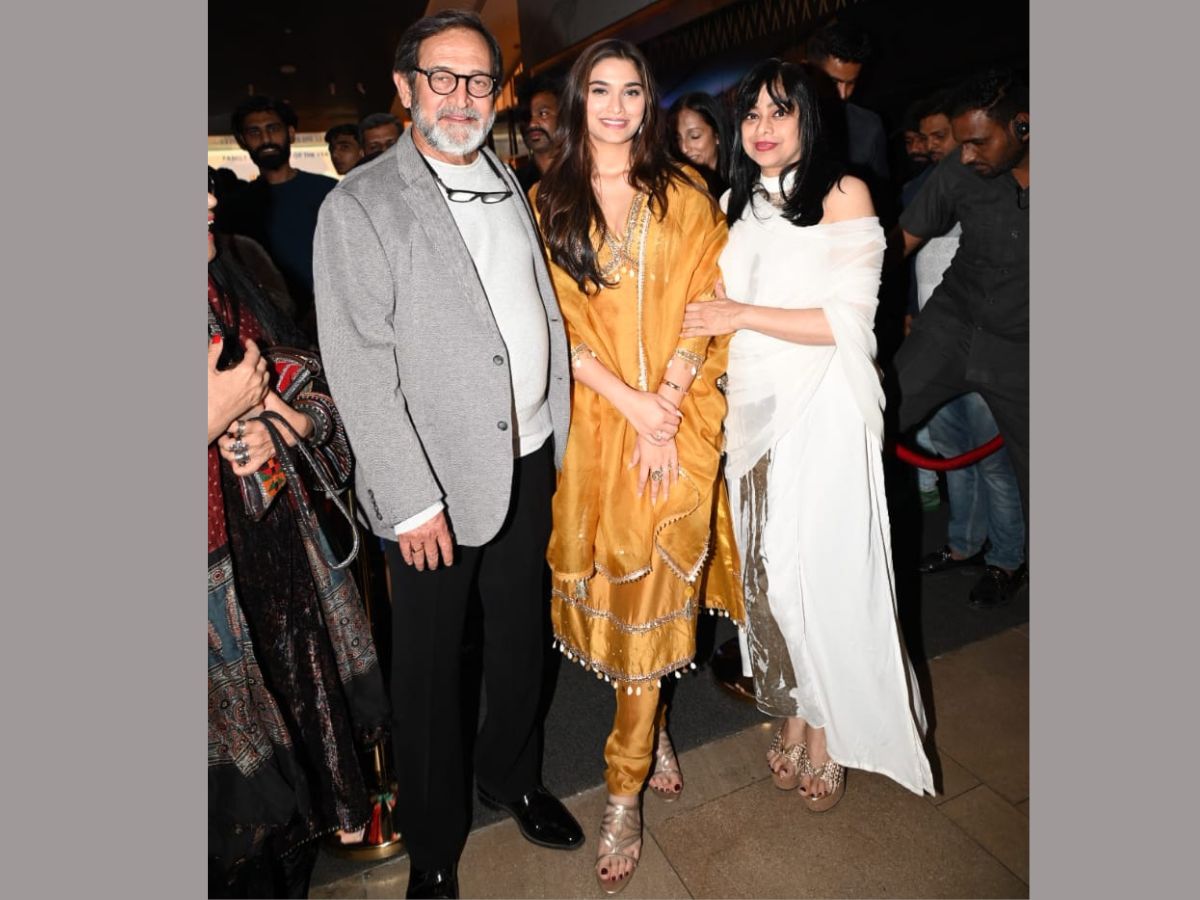 पिता महेश मांजरेकर के साथ पहुंची सई